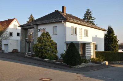 Großzügiges Einfamilienhaus mit Gartenparadies in Menne