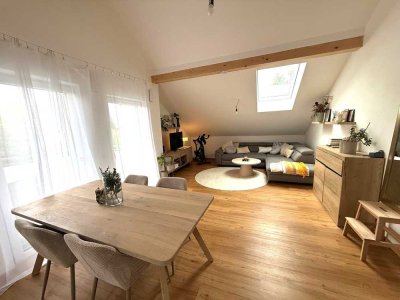elegante Dachgeschosswohnung mit Aufzug und großem Balkon