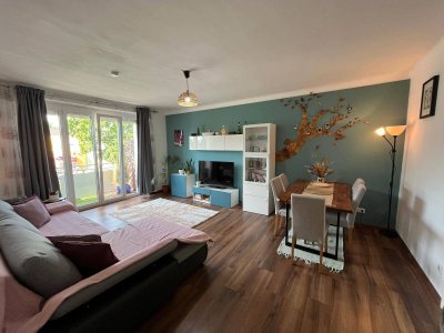 Provisionsfrei! Direkt am Schlosspark! 2-Zimmer-Wohnung mit Balkon und voll möbliert zu vermieten