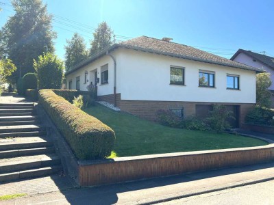 Zemmer-Rodt - Freistehendes Einfamilienhaus mit Garten, Terrasse und Doppelgarage