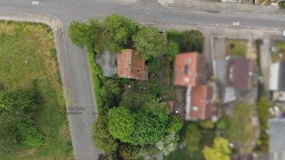 Charmantes Einfamilienhaus mit großem Grundstück und Gewerbefläche in Hannover-Wülfel