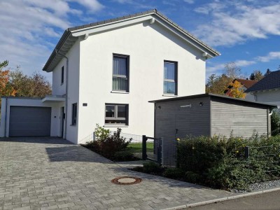 Hochwertig wohnen - neuwertiges, modernes EFH mit Stil und Komfort - Ihr neues Zuhause in Ostrach