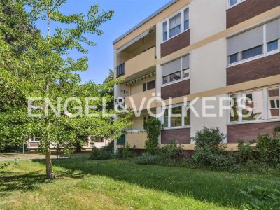 Großzügige Fünf-Zimmer-Wohnung mit Sanierungsbedarf in Schwanheim