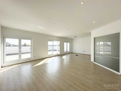 *** Exklusive Penthouse-Wohnung mit großer Dachterrasse und zwei Stellplätzen ***