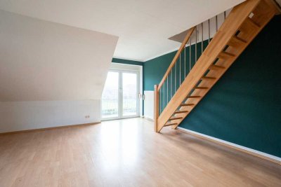 Großzügige 4 Zimmer OG Wohnung mit Balkon, Einbauküche und Stellplatz