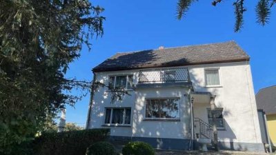 Einfamilienhaus mit Weitblick auf landschaftlich reizvollem Grundstück