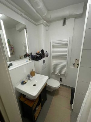 Exklusive, modernisierte 2-Zimmer-Wohnung mit Balkon in Hannover