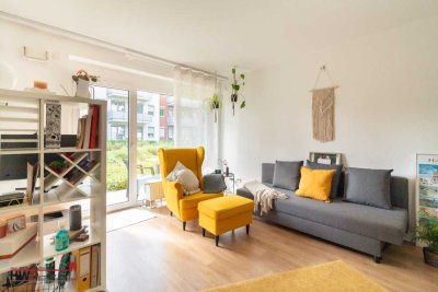 Nicht an WG: Helles 2-Zimmer-Appartement mit Einbauküche und zwei Terrassen in zentrumsnaher Lage.