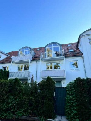 Lebendig wohnen in Bogenhausen: 2,5-Zimmer-Wohnung mit Balkon