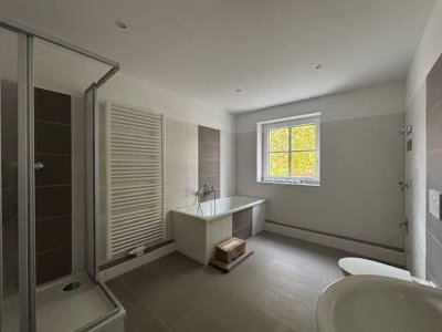 Wunderbar großzügig und komplett saniert