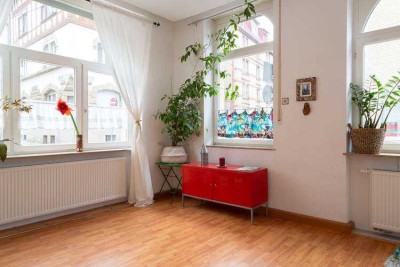 Modernisierte 3-Zimmer-Wohnung mit 50m2 Garten und Einbauküche in Stuttgart Süd