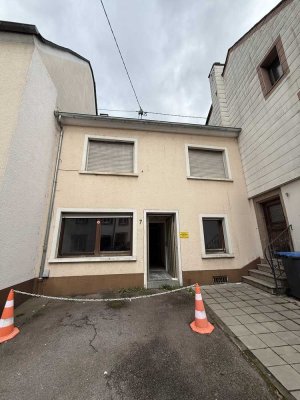 Sanierungsbedürftiges Einfamilienhaus mit Potential und historischer Substanz in  Trier-Pfalzel