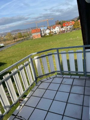 Sanierte 1-Raum-Wohnung mit Balkon und Einbauküche in Marburg