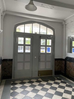 Top sanierte 2-Zimmer Altbauwohnung ohne Provision und sofort zu beziehen