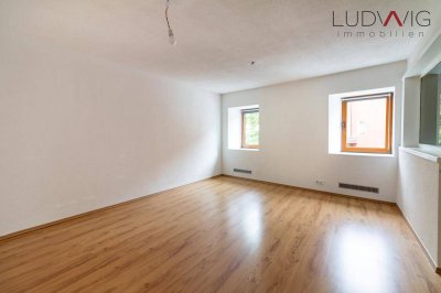 Hall: Charmante 3 Zimmer Wohnung