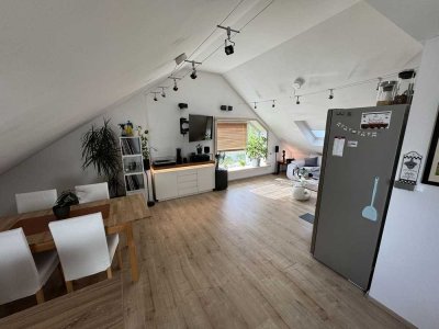 Wunderschöne 3,5 Zimmer DG-Wohnung auf 74qm Grundfläche