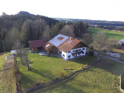 Doppelhaushälfte mit viel Grund in Bestlage