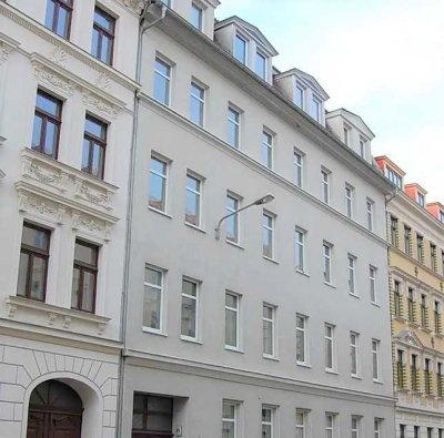 Urbane und helle 2-Zimmer-Maisonette-Wohnung am Lene-Voigt-Park – ruhig und zentrumsnah
