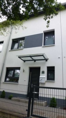 Reihenhaus / Energiesparhaus Kfw55 in Langenhagen