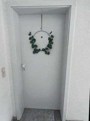 Helle, großzügig geschnittene 2 Zimmerwohnung mit sonnigem Balkon