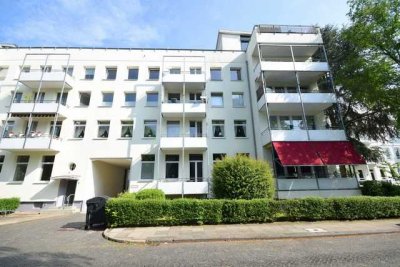 Schwachhausen! Nähe Radio Bremen, renovierte  4-Zimmer-Wohnung mit Balkon