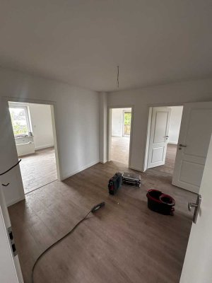 *** attraktive, frisch sanierte 3-Zimmer Wohnung***