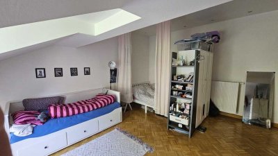 Gemütliche Altbauwohnung mit Balkon zur Untermiete im Frankenberger Viertel