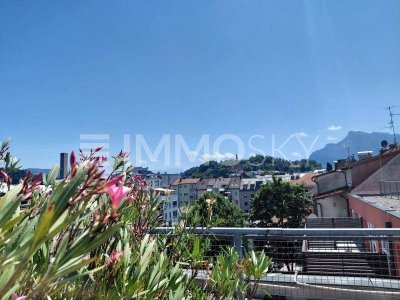 Urbaner Wohnstil mit Ausblick auf Salzburgs Stadtberge