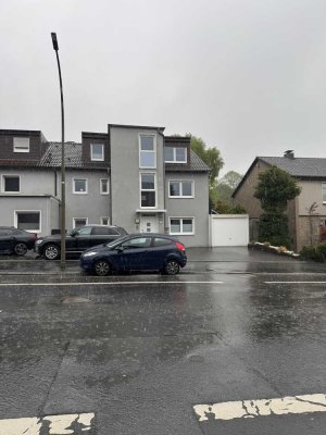 Geschmackvolle 4-Zimmer-Wohnung mit gehobener Innenausstattung mit EBK in Dortmund