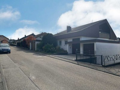 Gepflegtes Mehrgenerationenhaus oder Renditeanlage in Eisingen