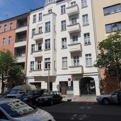 Berlin-Friedrichshain  Dachgeschoß 2 Zimmer mit Terrasse  zu verkaufen