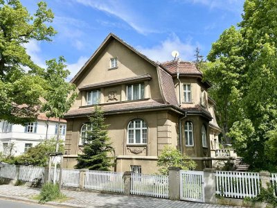 * Rarität am Elbhang! Eine der letzten unsanierten, denkmalgeschützten Villen in Bestlage *