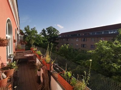Vermietete, sonnige 3-Zimmer-Altbauwohnung mit Balkon + Loggia !
