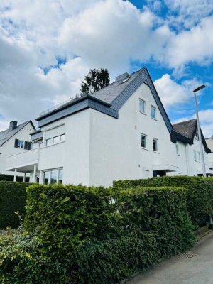 Höhenlage "WIESBADEN-SONNENBERG" : 4 Zimmer-Wohnung & 50 m² Sonnen-Terrasse für anspruchvolles Paar.