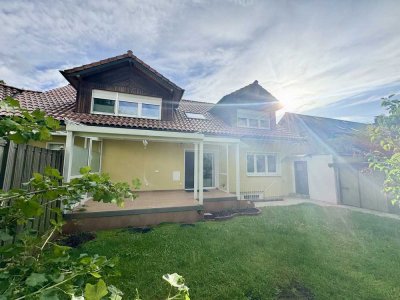Gehobene EG‑Wohnung wie EFH mit eigenen Garten & überdachter Terrasse, begehrte Lage/Sackgasse