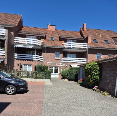 Attraktive und gepflegte 3-Raum-DG-Wohnung mit EBK in Rotenburg / Wümme