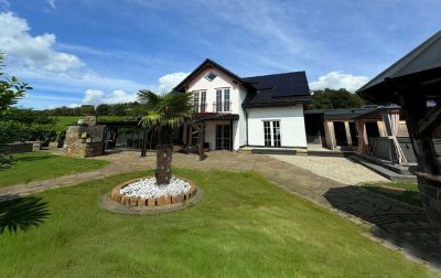Kleine Villa mit mgl. Pferdehaltung, Photovoltaikanlage und Sauna in ruhiger Randlage
