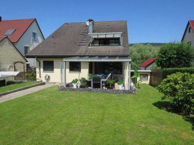 Großzügiges Zweifamilienhaus Nähe Breitenauer See