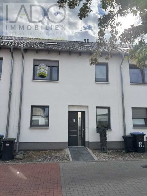 LADO bietet: Neuwertiges familiengerechtes Reihenmittelhaus mit Stellplatz in ruhiger Wohnlage...!