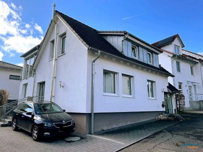 Neuwertiges 2-Familienhaus in gesuchter Lage von Urbach