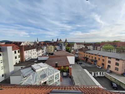 Zentralgelegene Maisonettewohnung mit EBK und Schlossblick