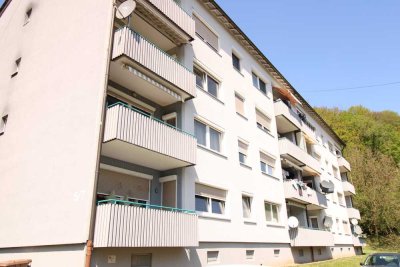 Sofort bezugsfrei: 3 Zi-Wohnung mit Keller und Stellplatz in ruhiger Lage