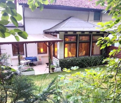 Verstecktes Gartenparadies im Innenhof – ruhig & charmant