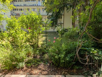 Stadtnah und entspannt: Gartenwohnung in begehrter Lage (Bogenhausen)