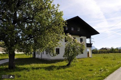 KUNDL - Altes Einfamilienhaus zum Sanieren mit großem Garten/Grundstück 1513 m² und Stall und Tenne