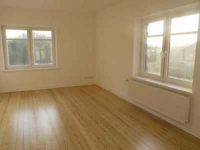Ansprechende und vollständig renovierte 4-Zimmer-Wohnung mit gehobener Innenausstattung in Cuxhaven