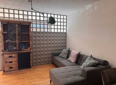 Preisgekrönte, komplett möblierte Luxuswohnung mit drei Schlafzimmern sucht ihre ersten Mieter