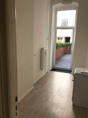 Schöne helle 4 Zi.-Wohnung mit Terrasse u. offener Wohnküche