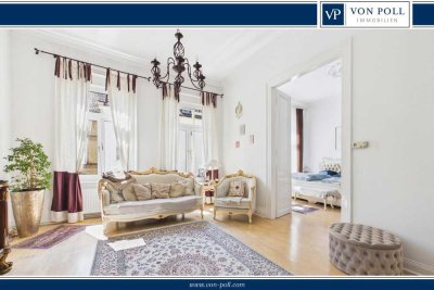 Helle Altbauwohnung mit Balkon, nahe der Adolfsallee und fußläufig zum Bahnhof !