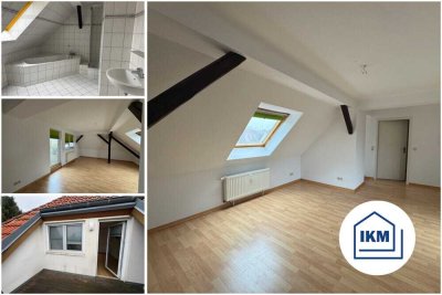 Idylische Dachgeschosswohnung mit Terrasse, 2 Zimmer